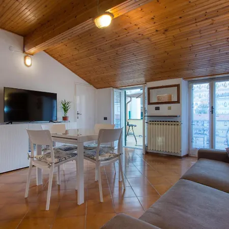 Casa Tuvo شقة ليفانتو